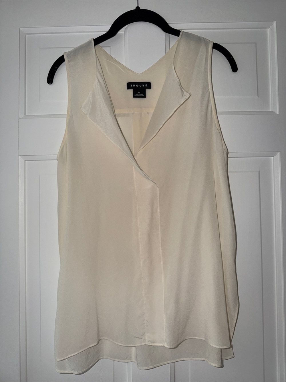 Trouvé Cream V-Neck Sleeveless Blouse